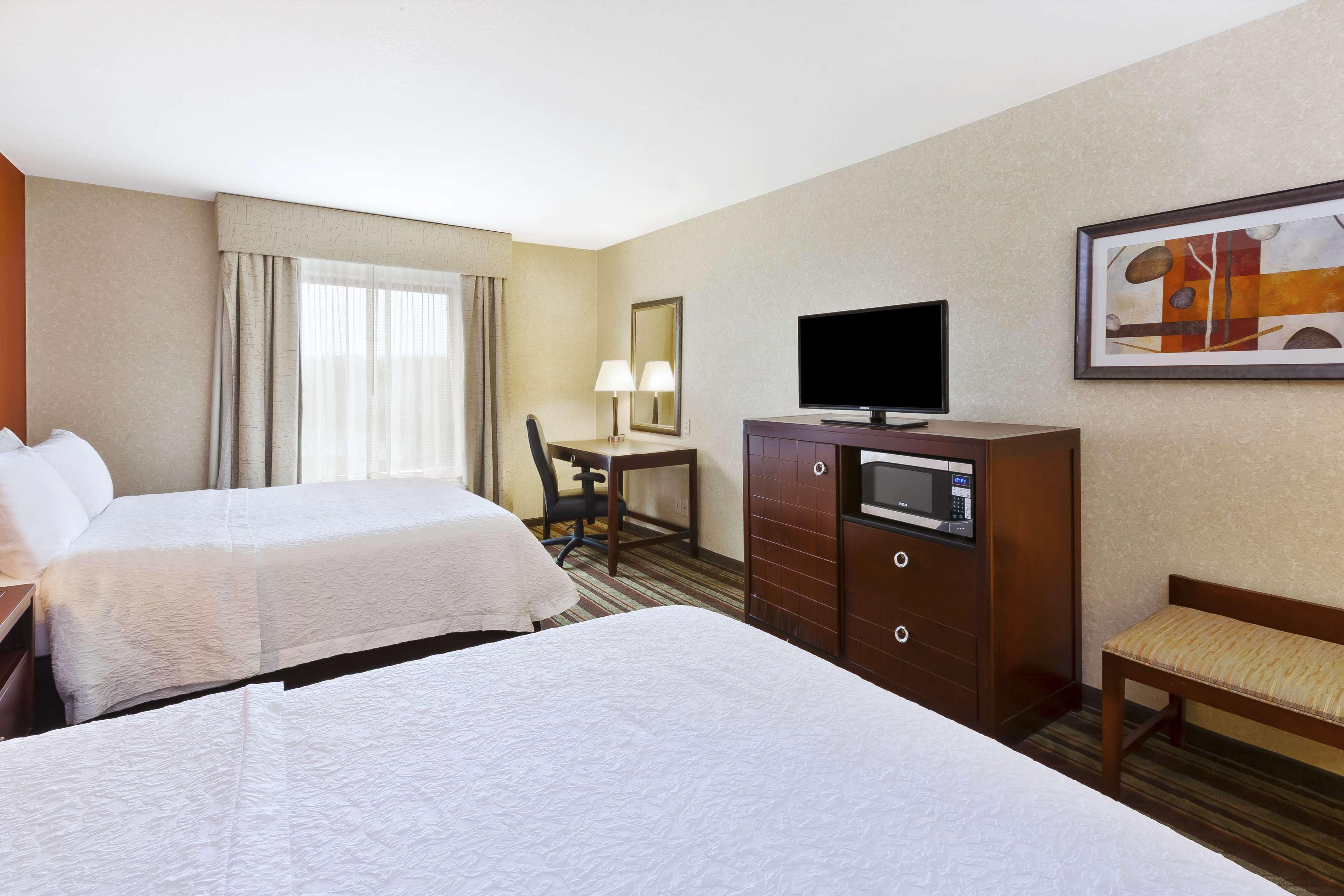 Hampton Inn Detroit/Саутгейт Экстерьер фото