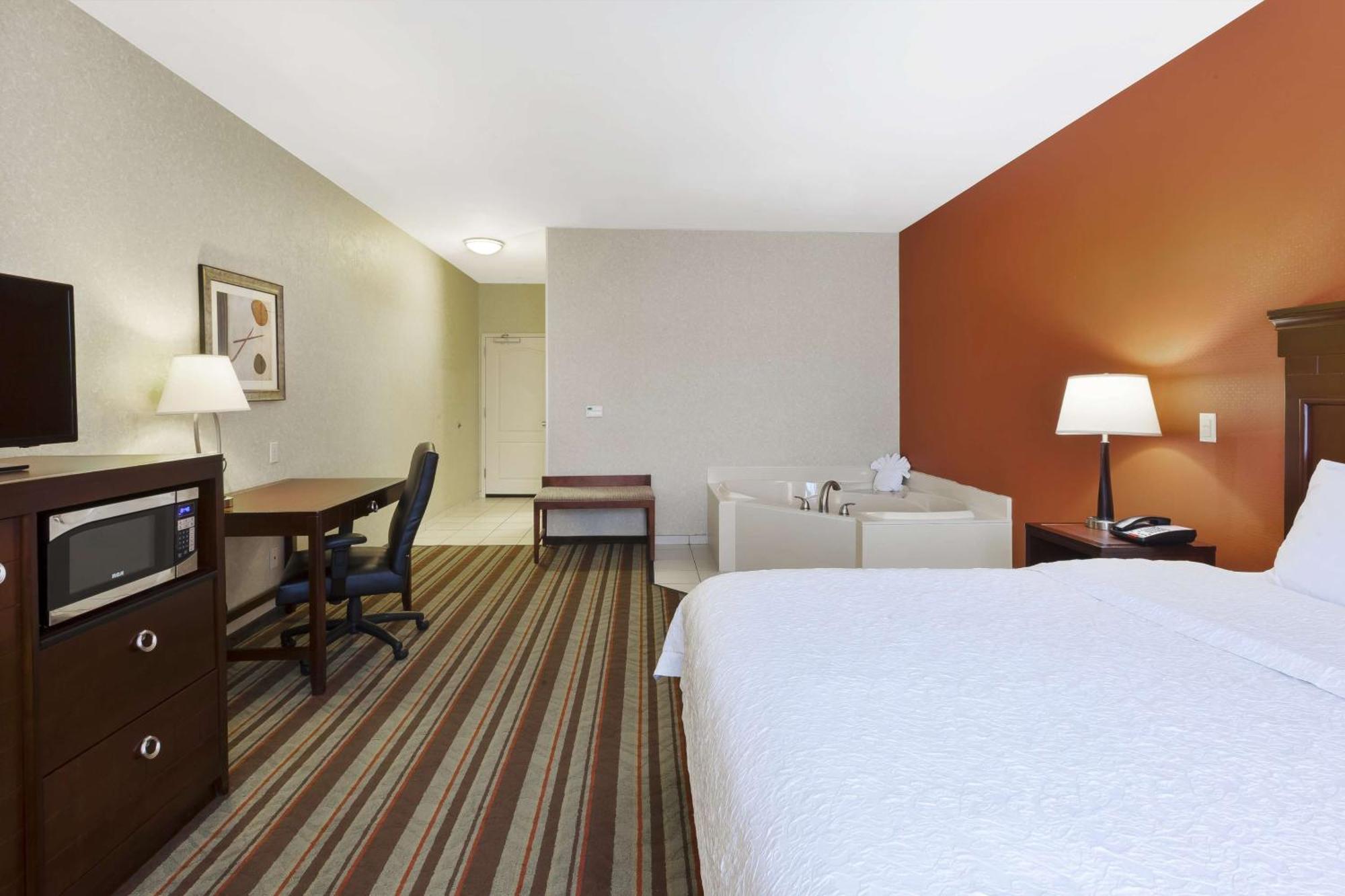 Hampton Inn Detroit/Саутгейт Экстерьер фото