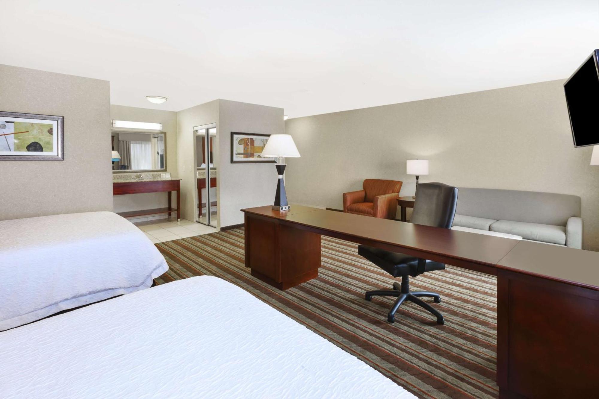 Hampton Inn Detroit/Саутгейт Экстерьер фото