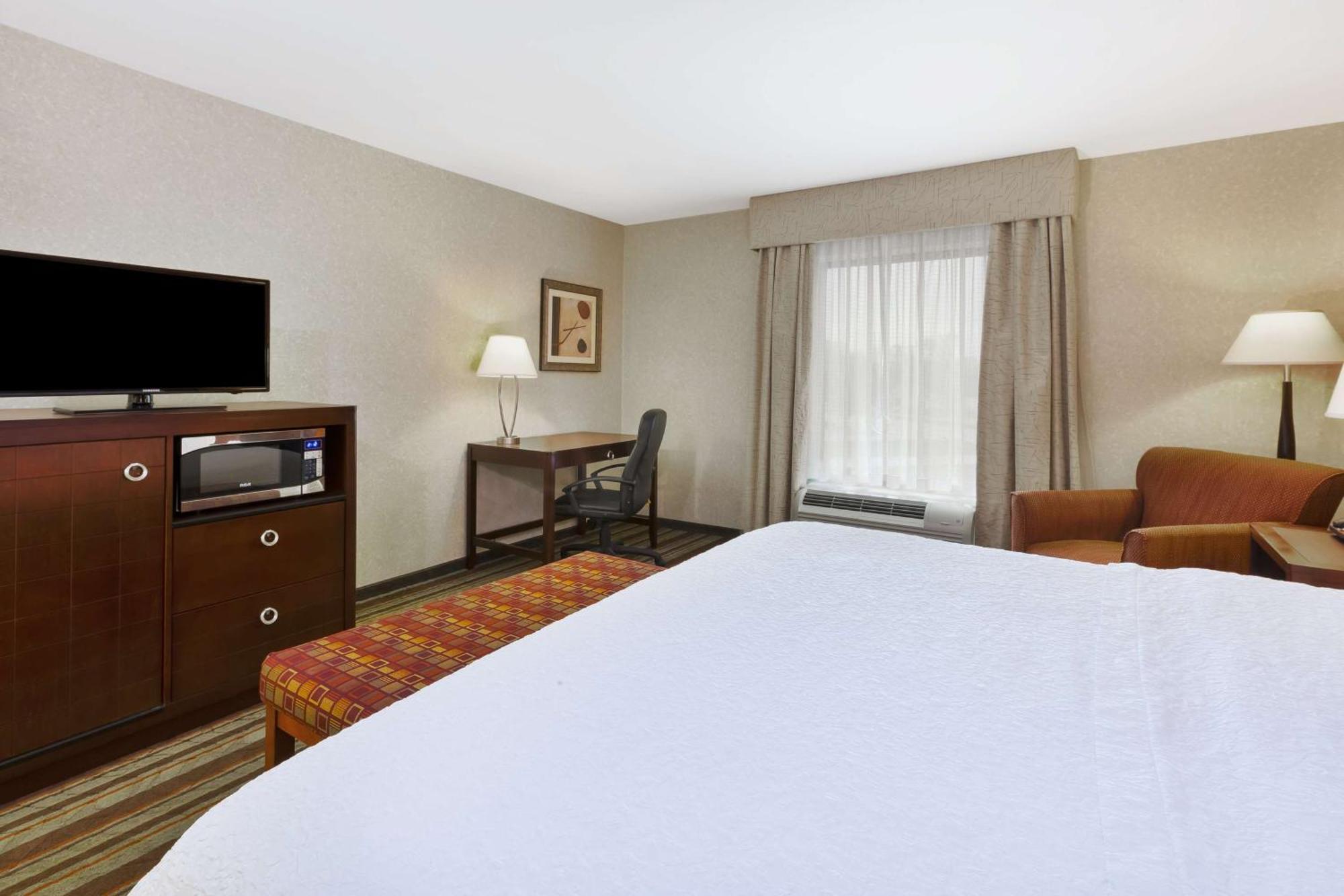 Hampton Inn Detroit/Саутгейт Экстерьер фото
