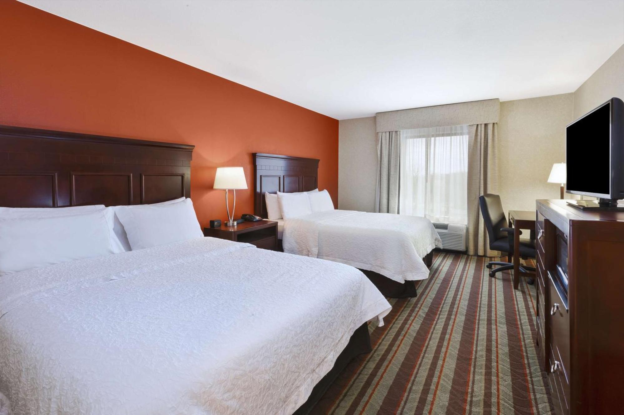 Hampton Inn Detroit/Саутгейт Экстерьер фото