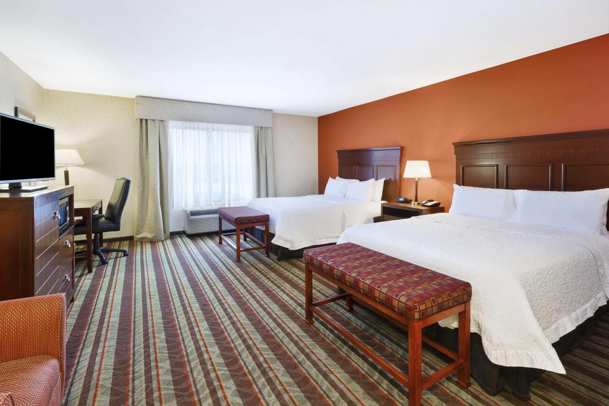Hampton Inn Detroit/Саутгейт Экстерьер фото